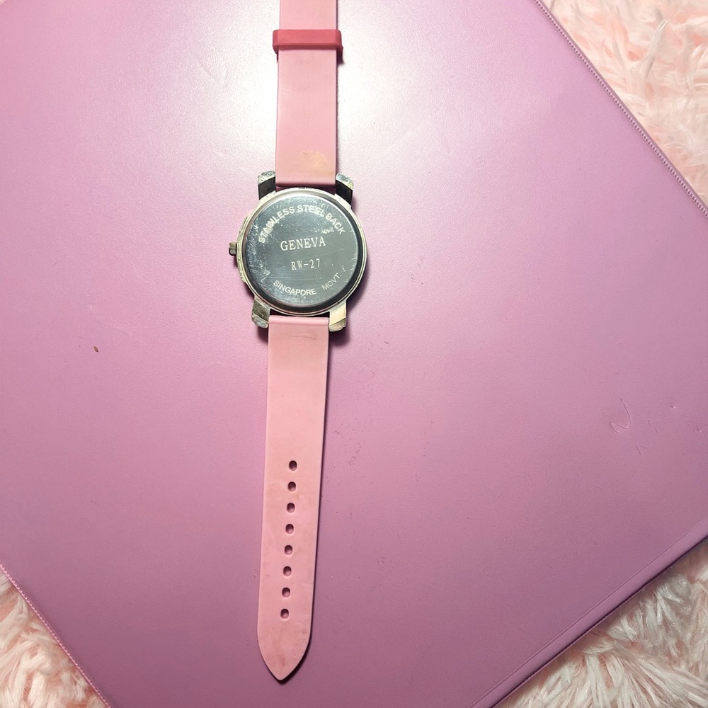 Pink watch - Picture 3 of 3